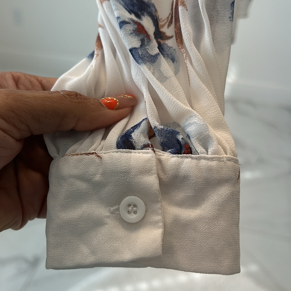 Beautiful blouse with flower blue and brown - Picture 3 of 5